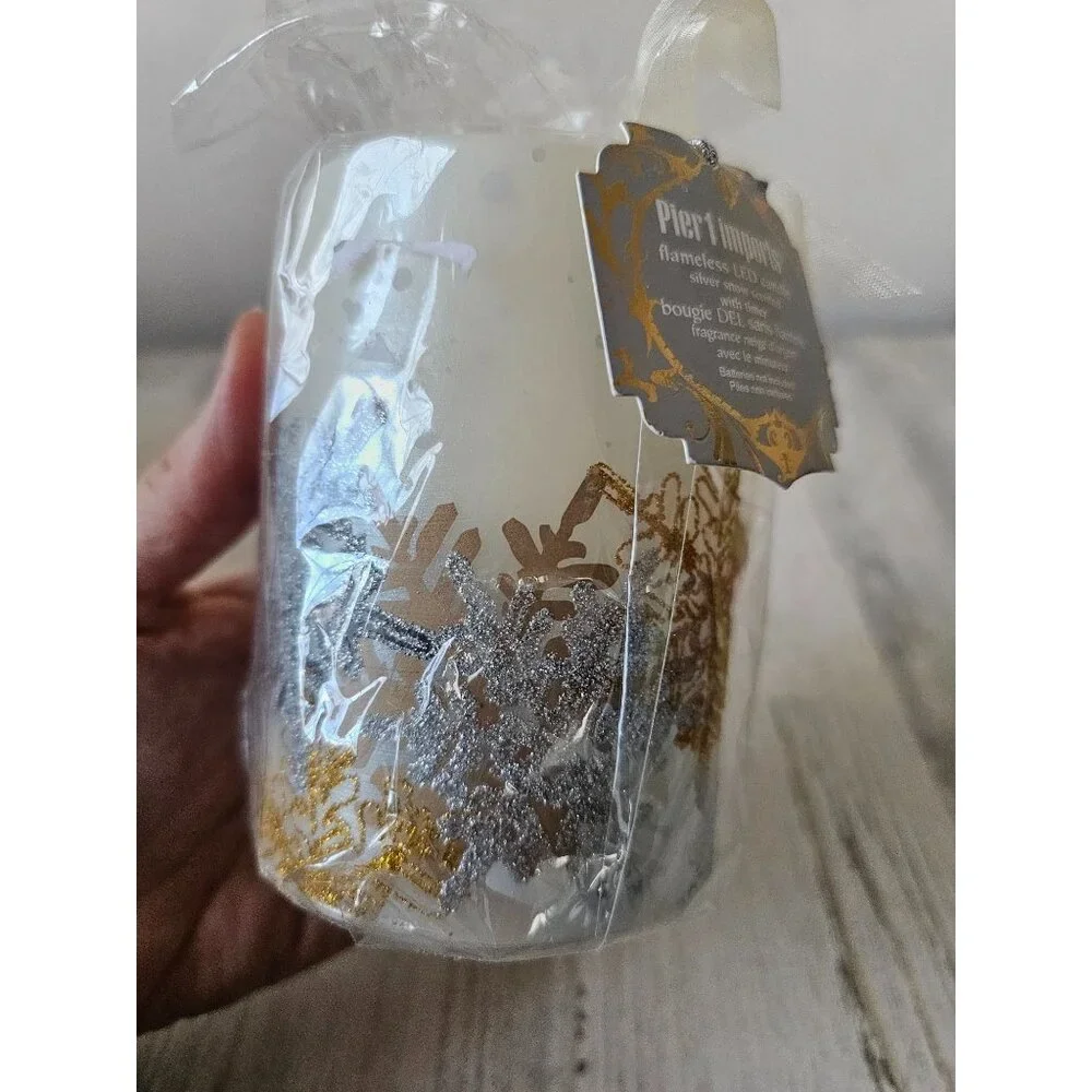 Pier 1 flameless LED candle silver snow scented timer new Xmas decor‎ snowflakes